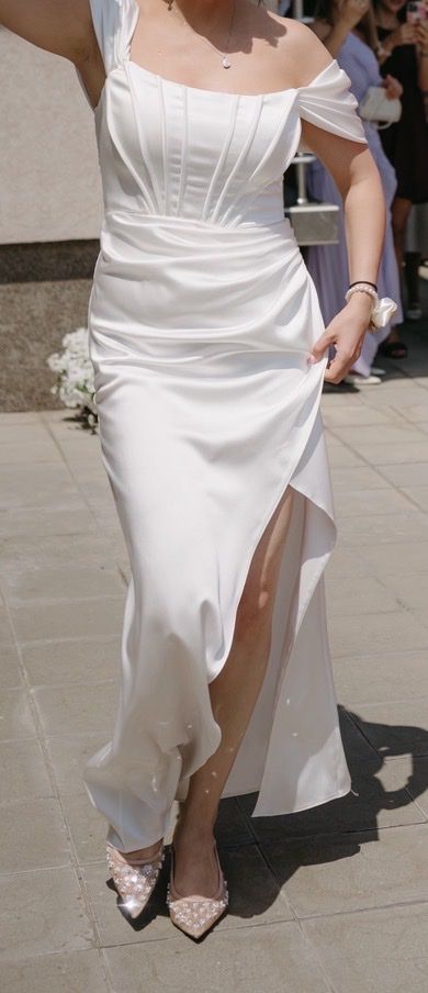 Kleider: Weisses Kleid Grösse 38 – Gebraucht aus Bettlach von Swiss-2016
