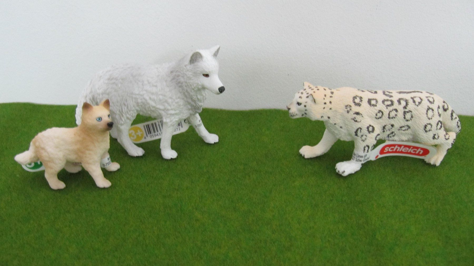 Schleich Giocattoli: Schleich Schneeleopard und Polarwolf mit Jungtier – Nuovo (secondo la descrizione) da Brunnen venduto da Kiwiland1