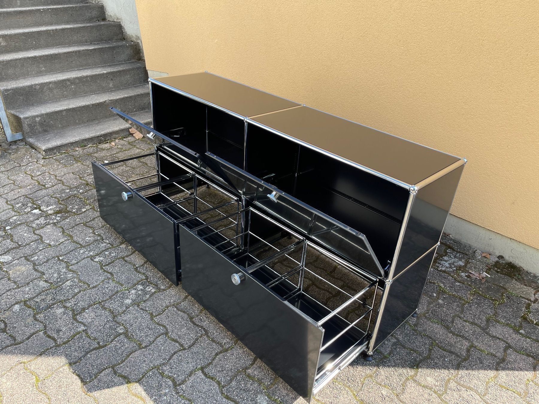 USM Cassettiere: USM Sideboard Schwarz 2x2 – Usato da Dietikon venduto da Kumar_Occasionen 2
