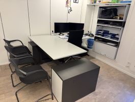 Büroinventar zu verkaufen