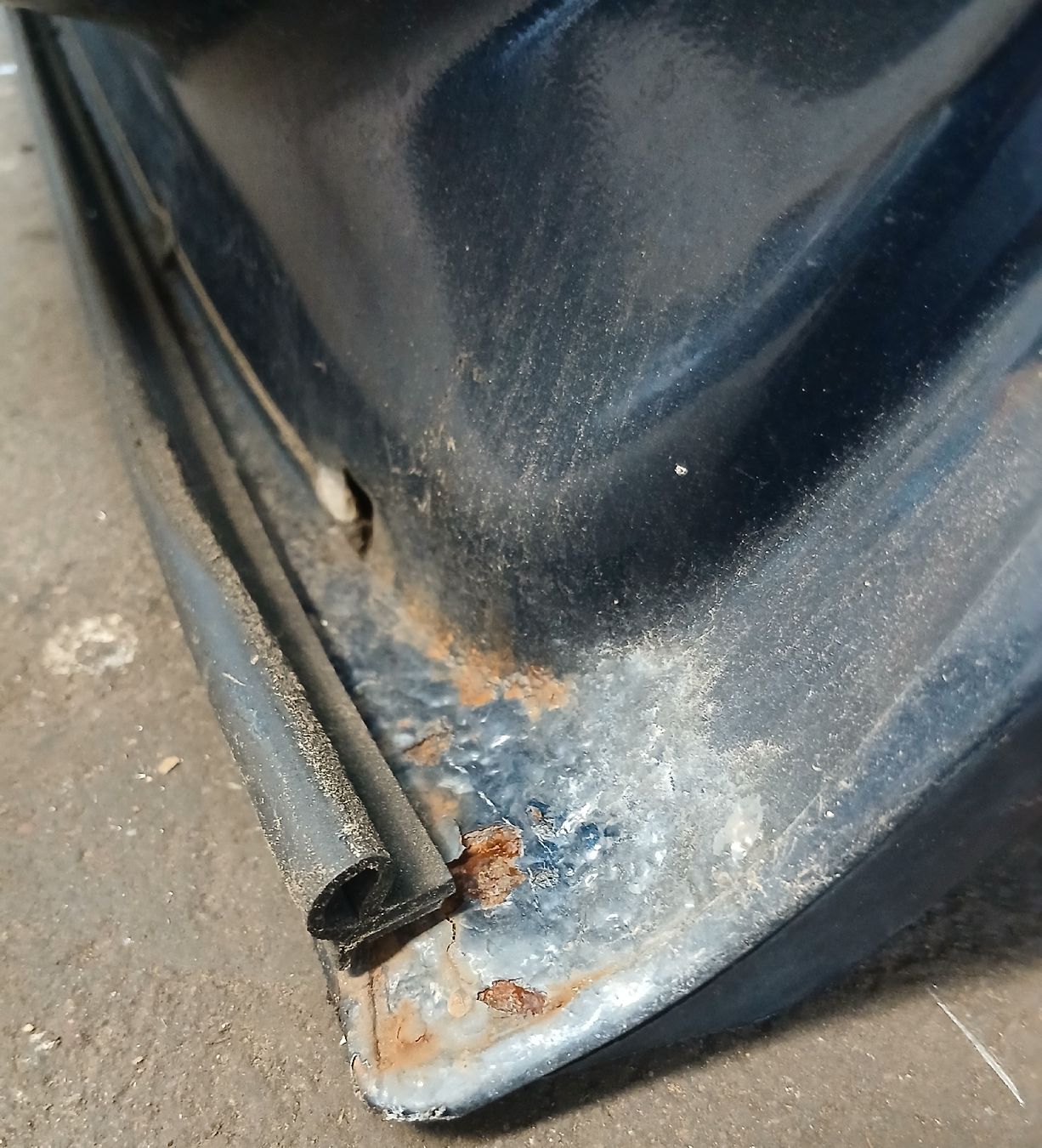 Dodge Tutti pezzi di ricambio auto: Portière arrière droite Dodge Durango 1998-2003  – Usato da la heutte venduto da Auto-stock 2