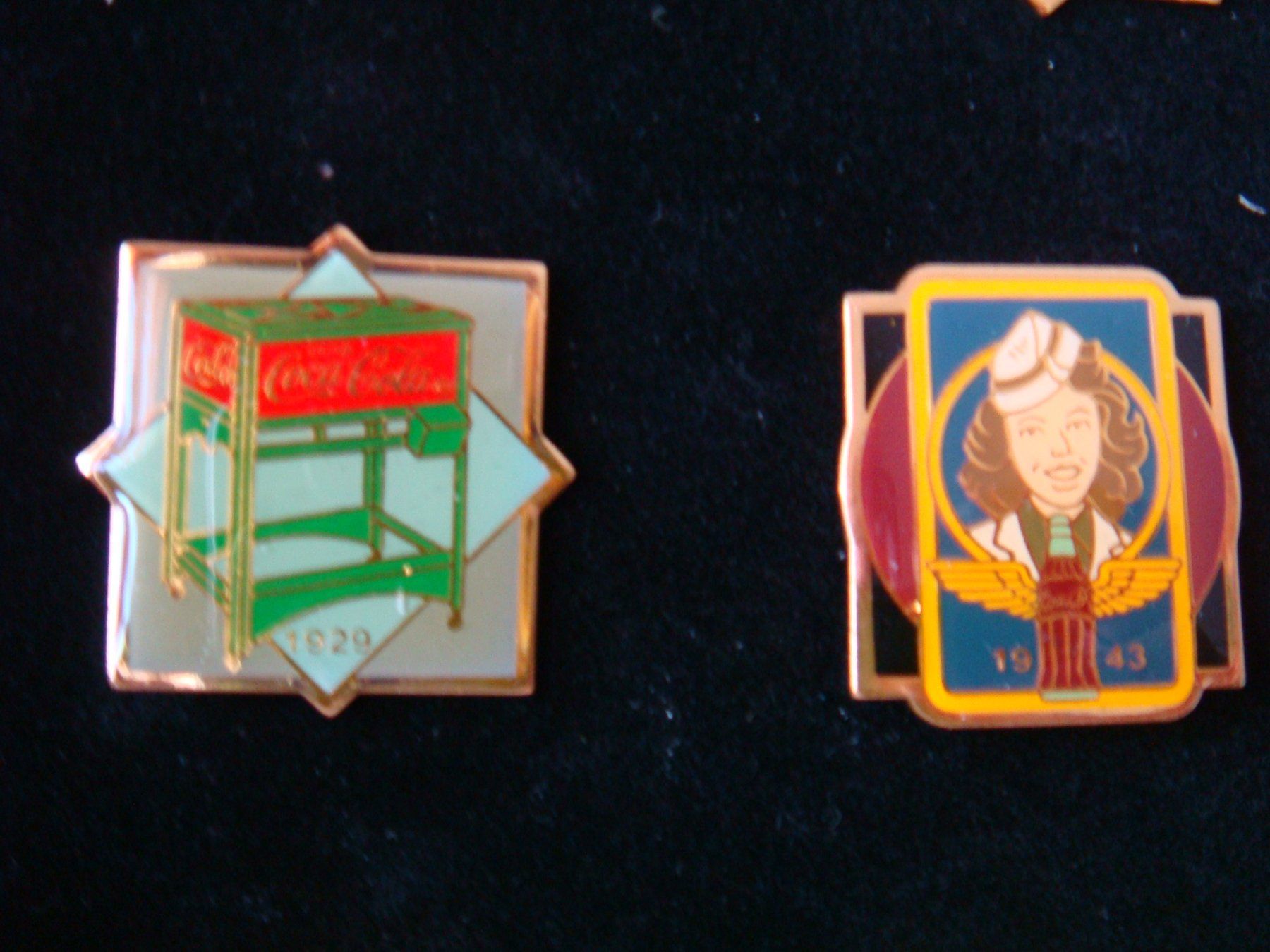Coca-Cola Placchette & Badge: Pins Coca-Cola vintage – Usato da sugiez venduto da Svicente 3