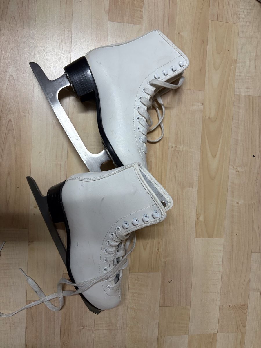 Pattini da ghiaccio: Mädchenschlittschuhe Grösse 36 – Usato da Granges-Paccot venduto da LWaeber