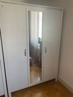 Armoire avec miroir 
