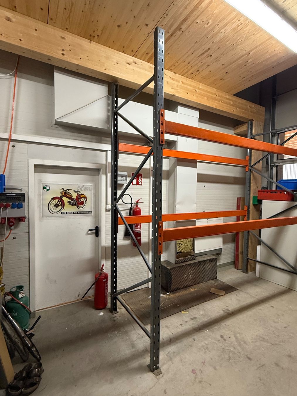 Scaffali: Palettenregal orange/grau – Usato da Hallau venduto da mofaplus 1