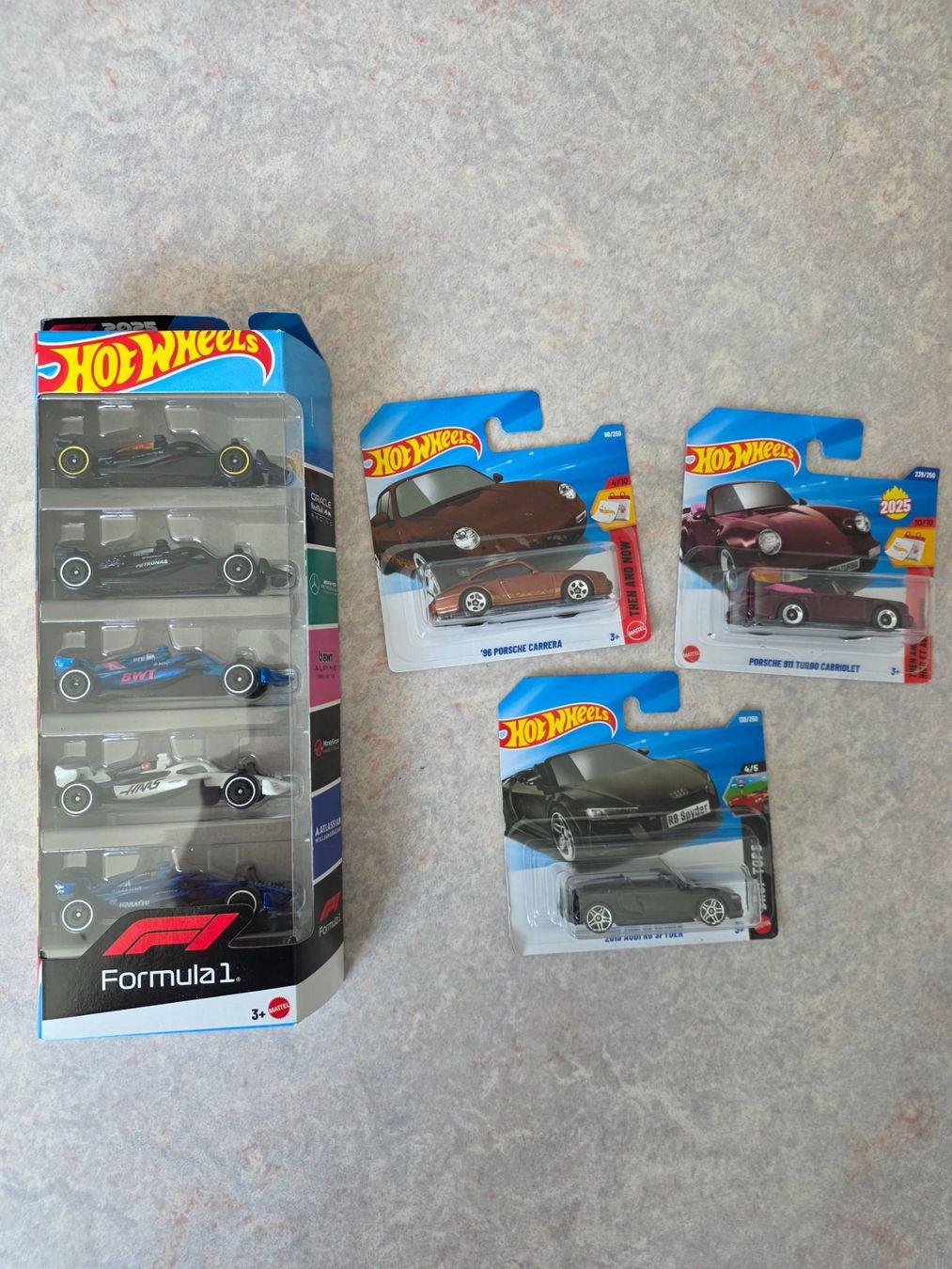 Hot Wheels Modellini d'auto: Hot Wheels Formula 1 + 3 main line – Nuovo e nell'imballaggio originale da Laupen ZH venduto da dav_25wm