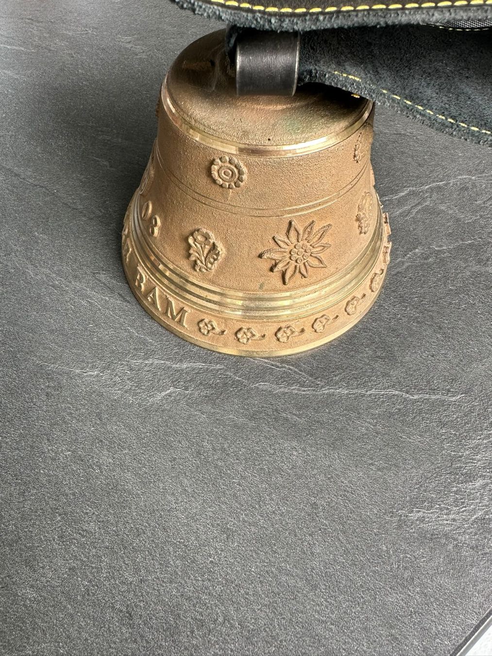 Campanacci mucche: Glocke – Nuovo e nell'imballaggio originale da Burgdorf venduto da interstellar2 1