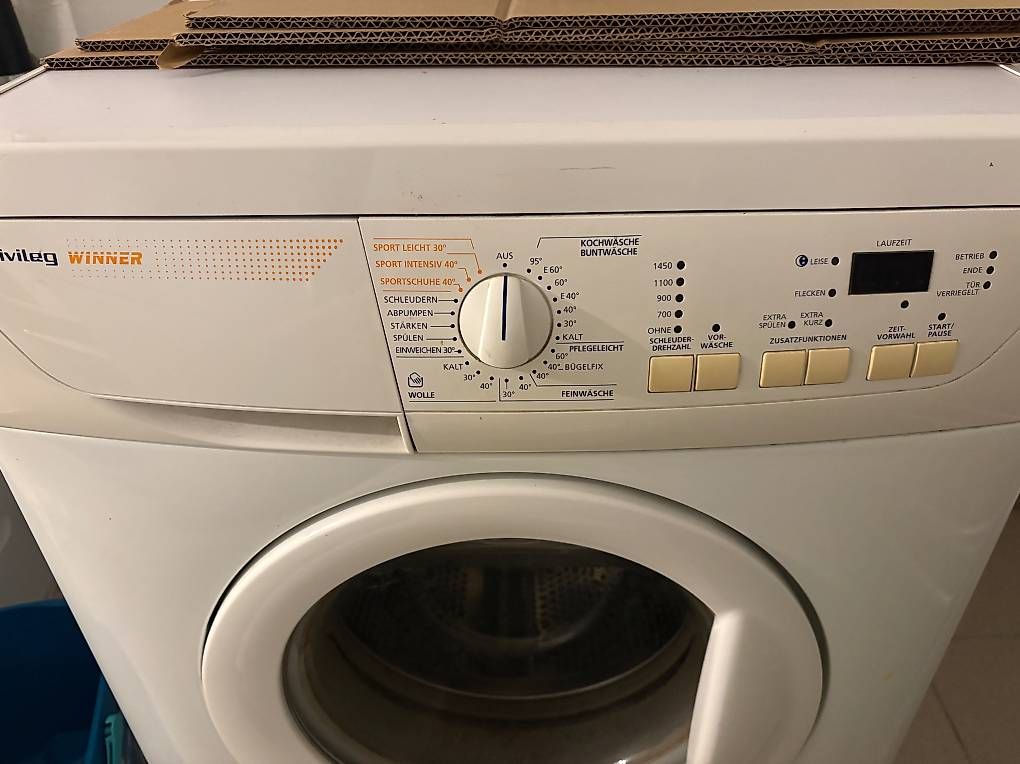 Lavatrici: Waschmaschine zu verschenken  – Usato da La Tour-de-Peilz venduto da nad_6w85 1