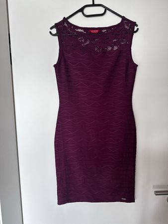 Guess Kleid, bordeauxrot, Grösse S, Spitze, Top Zustand!