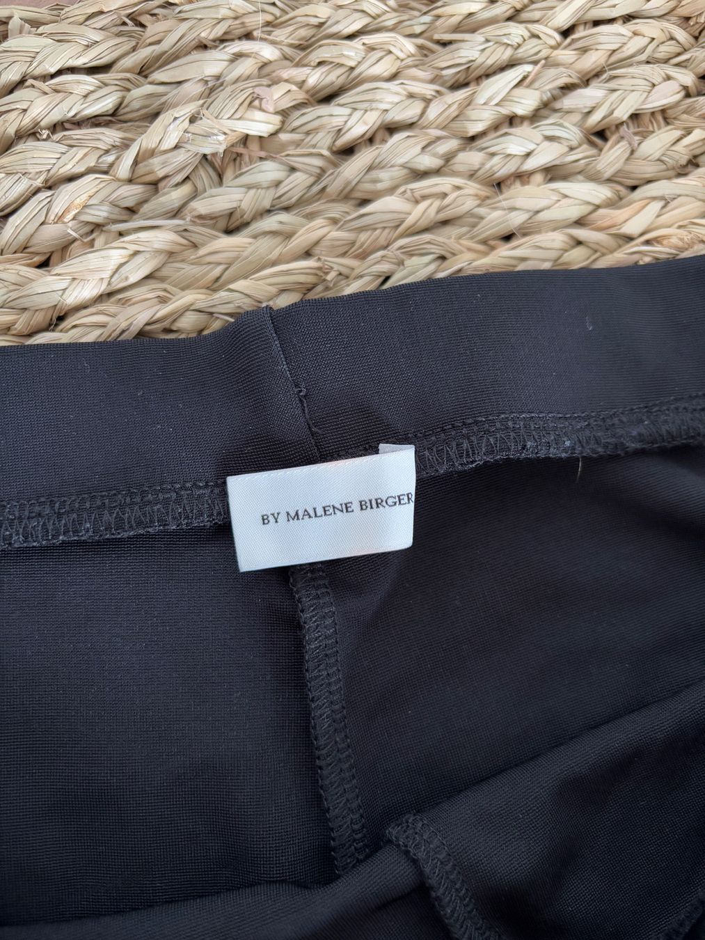 Malene Birger Pantaloni: Malene Birger Wideleg Stretch-Hose Gr M – Usato da Laufenburg venduto da VintageMuesli 2