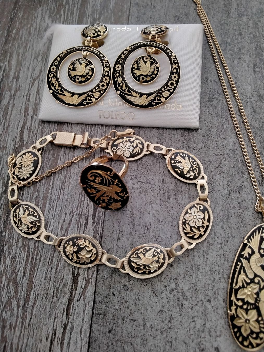 Altri gioielli: SCHMUCK SET SCHWARZ GOLD NEU – Nuovo (secondo la descrizione) da Biel/Bienne venduto da dasi3 1