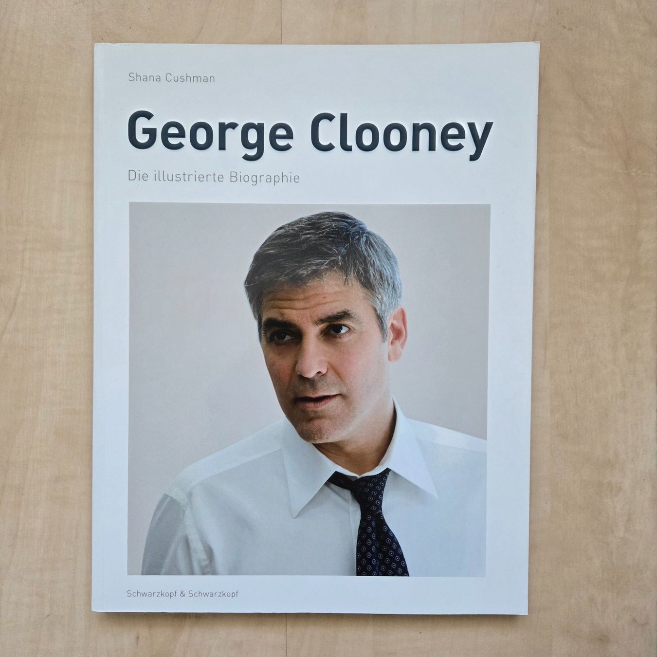 Libri: George Clooney - Die illustrierte Biographie – Nuovo (secondo la descrizione) da Zug venduto da Sunshine_113
