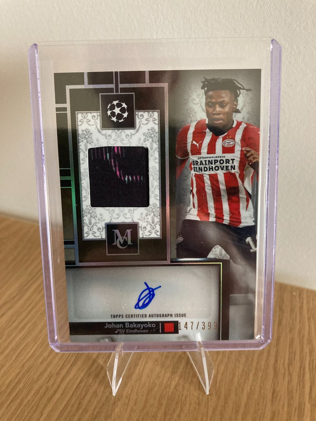 Topps Carte collezionabili: Topps Museum UEFA 24-25 - Johan Bakayoko Patch Auto /399 – Usato da La Tour-de-Peilz venduto da Tyalos_Cards