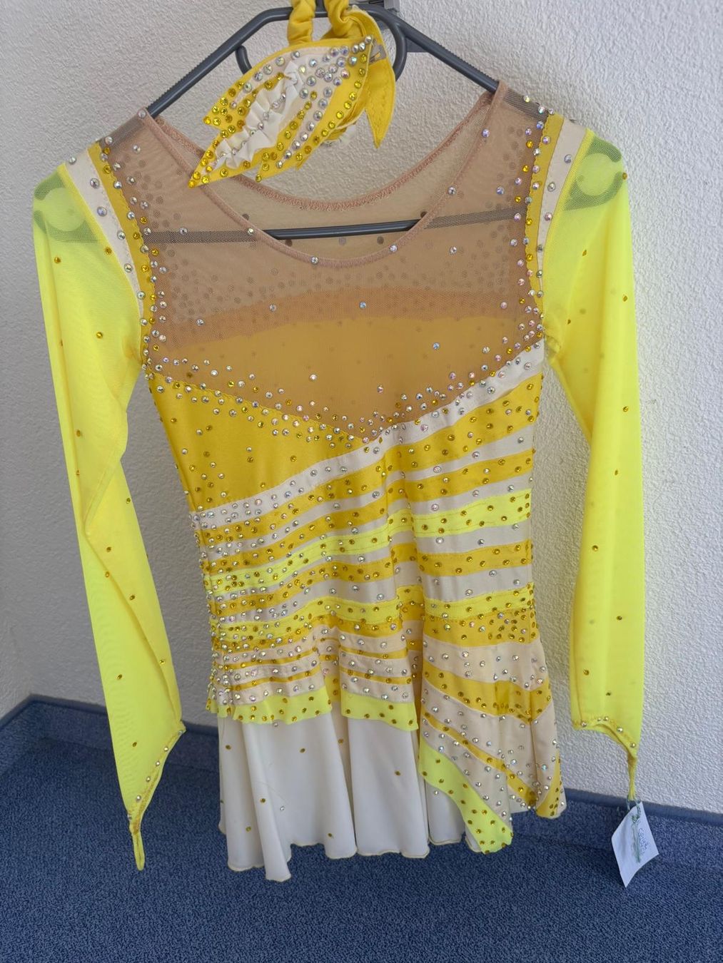 Vestiti & Gonne: Eiskunstlaufkleid  mit Haarschmuck – Usato da Oberhof venduto da nic_n76q 1