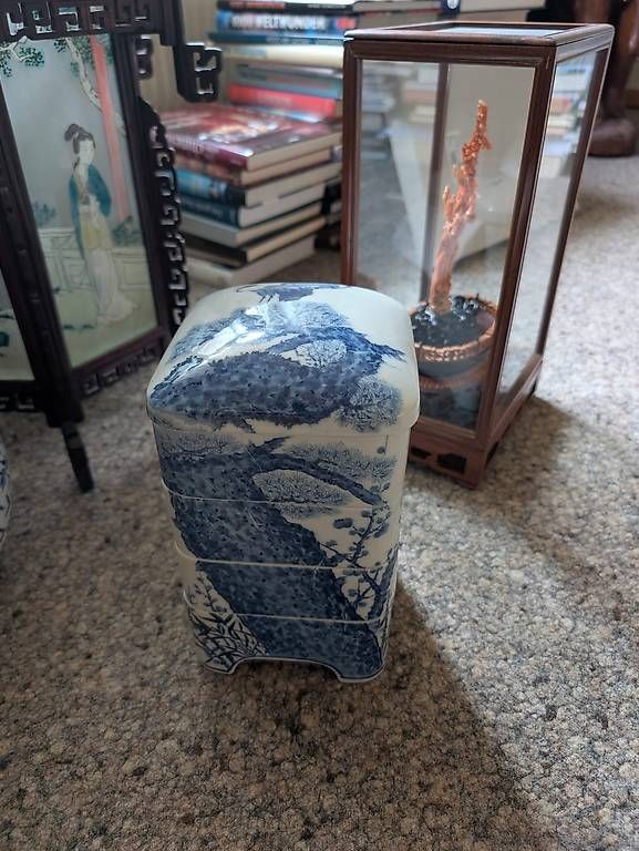 Tutte le decorazioni: 4-Stöckige Dose weiss, blau – Usato da Brügg BE venduto da lari07