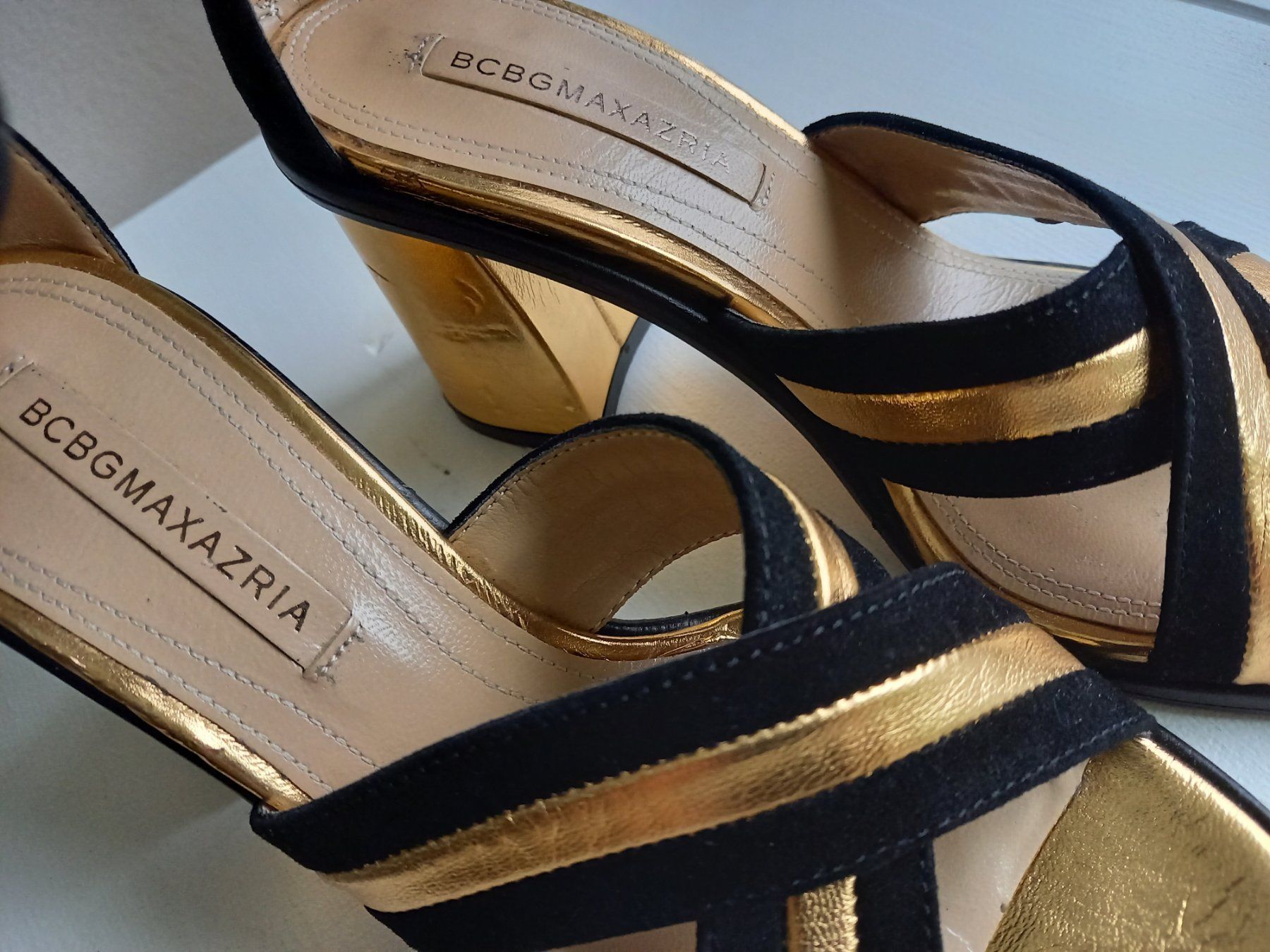 Scarpe da donna: Stilettos BCBGMAXAZRIA schwarz/gold – Usato da Volketswil venduto da ronbons 3
