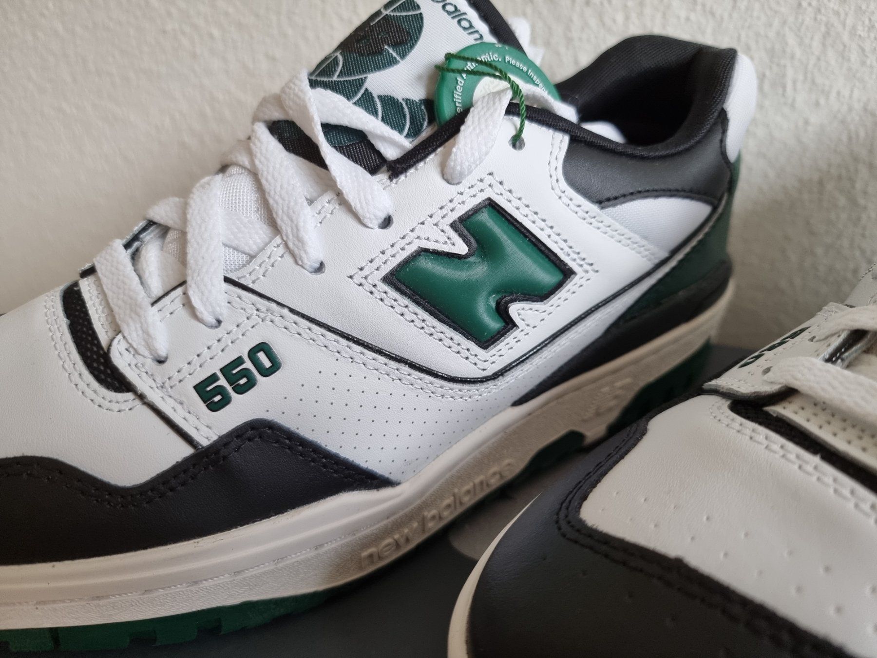 New Balance Scarpe da uomo: New Balance 550 White Green Black – Nuovo e nell'imballaggio originale da Glarus venduto da fschneider99 2
