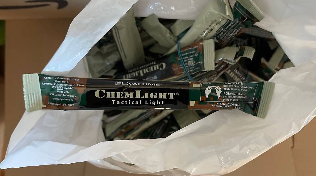 Ghirlande e barre luminose: 170 Stück Cyalume Technikal Lights  Knicklichter – Usato da Stein AG venduto da M.PEAKY