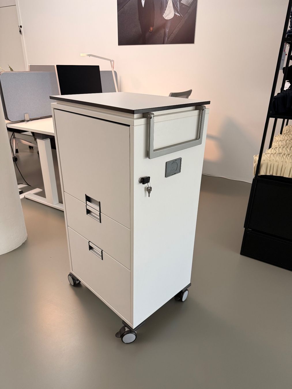 Eléments de bureau: Büromöbel – D'occasion à Dietlikon par svenm9320