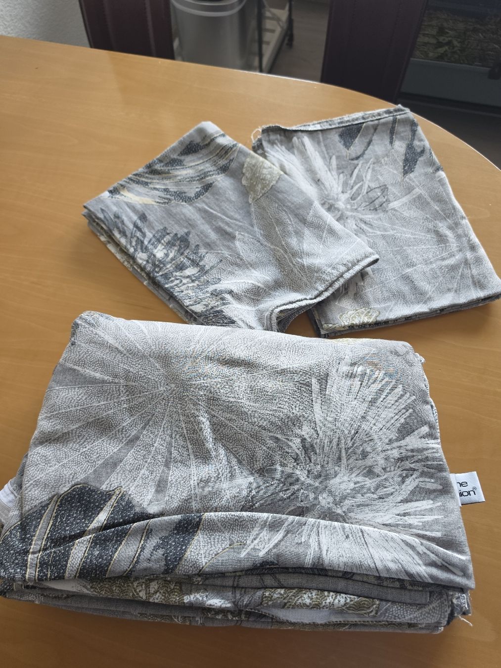 Pfister Biancheria da letto: Bettwsche 2-teilig 100% Baumwolle-Satin Silber Muster  – Usato da Uetendorf venduto da .Eidgenosse. 1