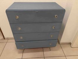 Kommode mit vier Schubladen blau