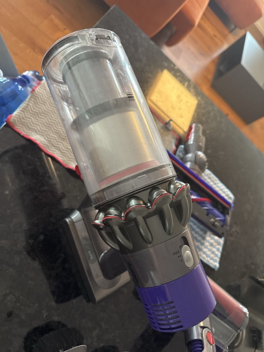 Dyson Staubsauger & Zubehör: Dyson Staubsauger  – Gebraucht aus Lengnau BE von mat_mw9v 3