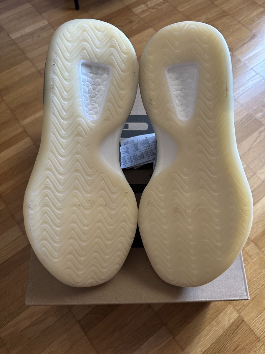 Scarpe da uomo: Yeezy QNTM Gr. 43 1/3 – Nuovo e nell'imballaggio originale da Bern venduto da ykl_jgz8 2