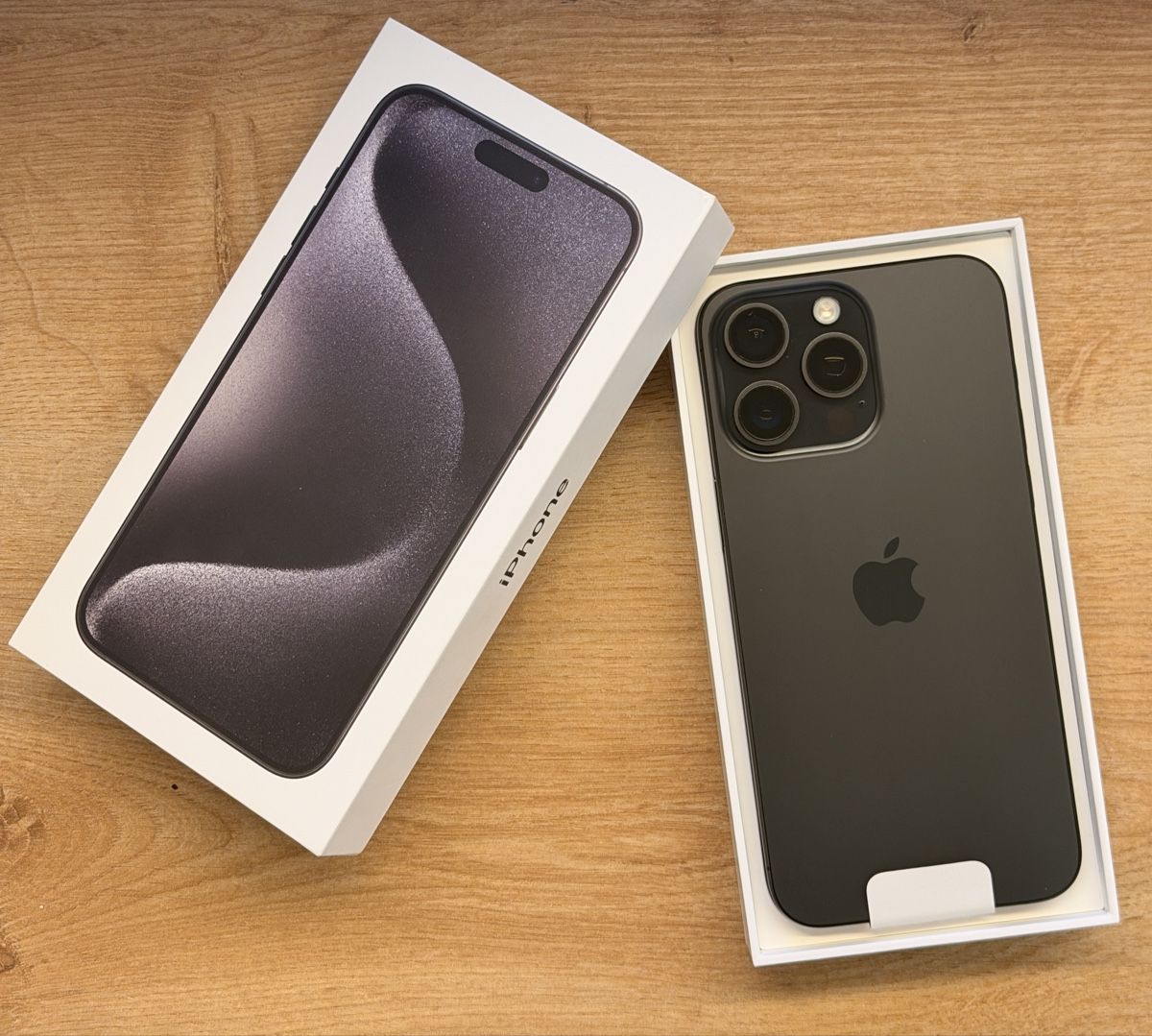 Apple Handys / Smartphones: iPhone 15 Pro Max 256gb Black Titanium – Gebraucht aus Neftenbach von Srischke