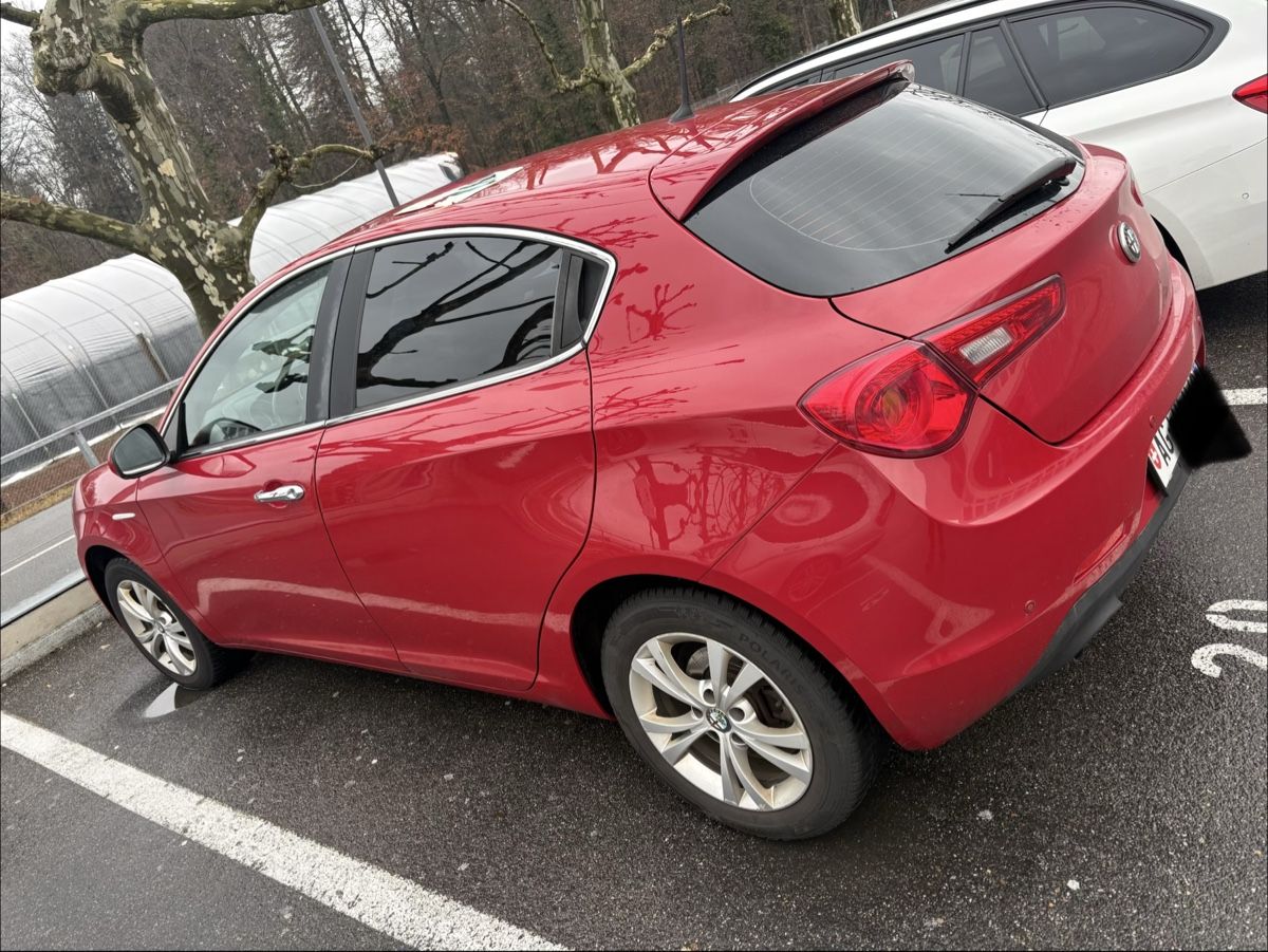 Alfa Romeo Autos: ALFA ROMEO Giulietta 1.4 MultiAir Distinctive – Gebraucht aus Umiken von Chanti_Vosl 1