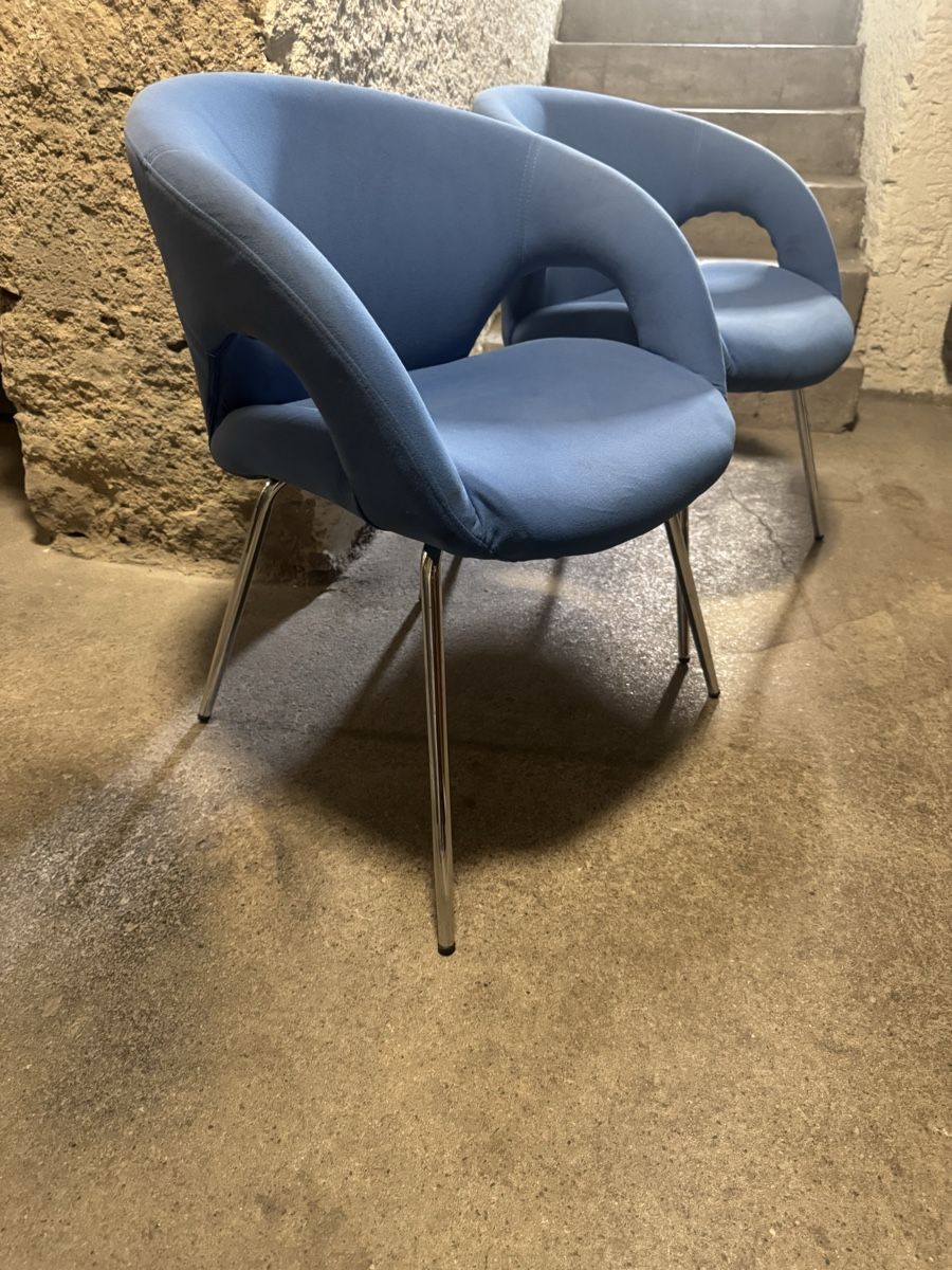 Poltrone: 2 fauteuils bleu tissu – Usato da Neuchâtel venduto da CP-AUTOS