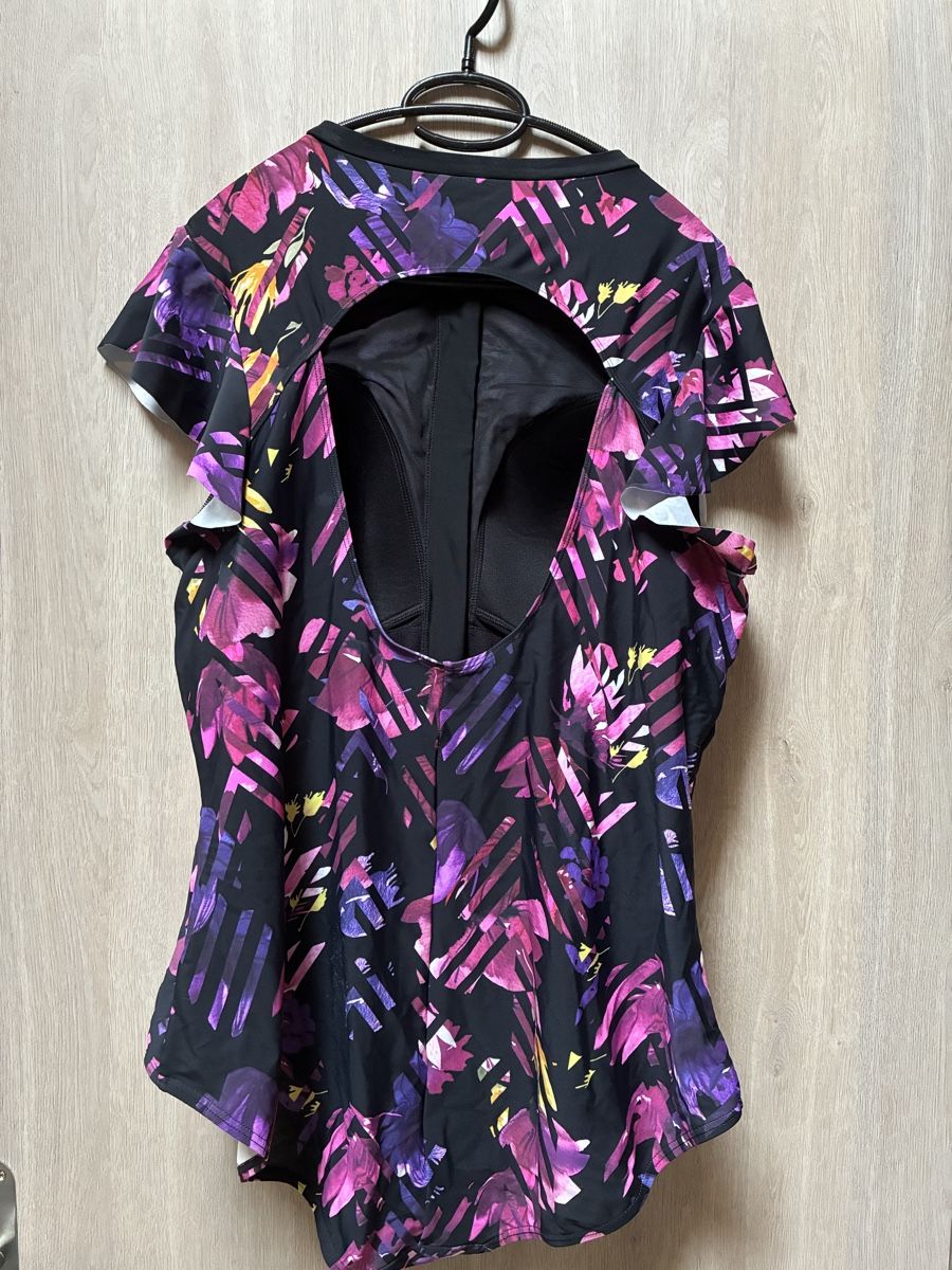 Badekleider & Bikinis: Badekleid mit Reissverschluss  – Neu (gemäss Beschreibung) aus Höfen b. Thun von Sonnenblumenkinder 1