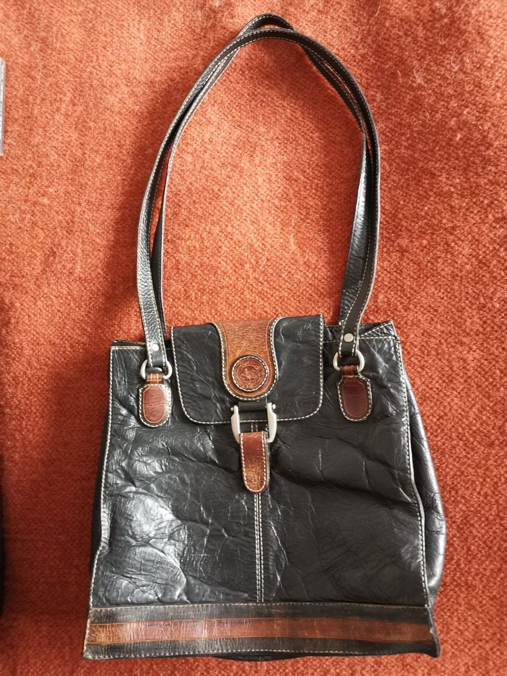 Borse da donna: Sac de dame en cuir noir-brun – Usato da Courtepin venduto da Marisou2