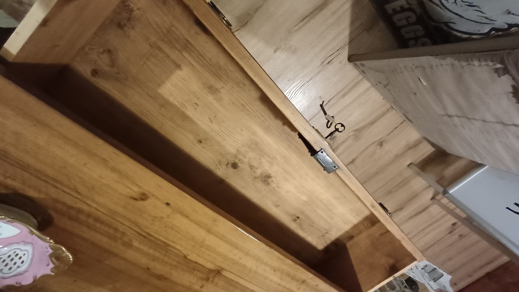 Kommoden: Schöne Biedermeier Kommode in Nussbaumholz – Gebraucht aus Flawil von Pinkmalibu 2