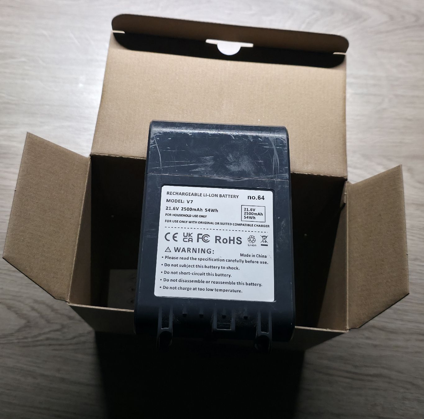 Dyson Batterie: Upgrade - Akku Dyson V7, 21.6V, 2500mAh, 54Wh – Nuovo (secondo la descrizione) da Zug venduto da CH-Flohmarkt 4