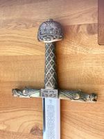 Dekorationsschwert mit verziertem Griff und Klinge