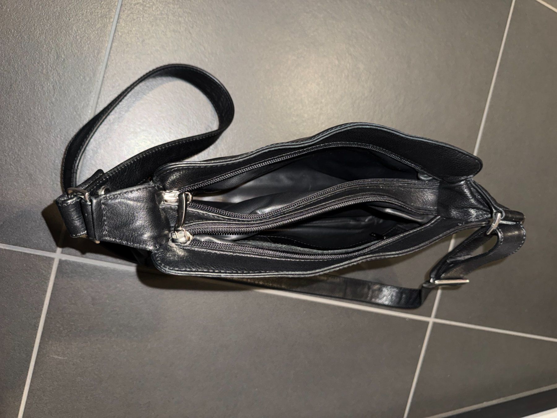Taschen für Damen: Handtasche schwarz echtes Leder – Gebraucht aus Rothenburg von Patri00 1