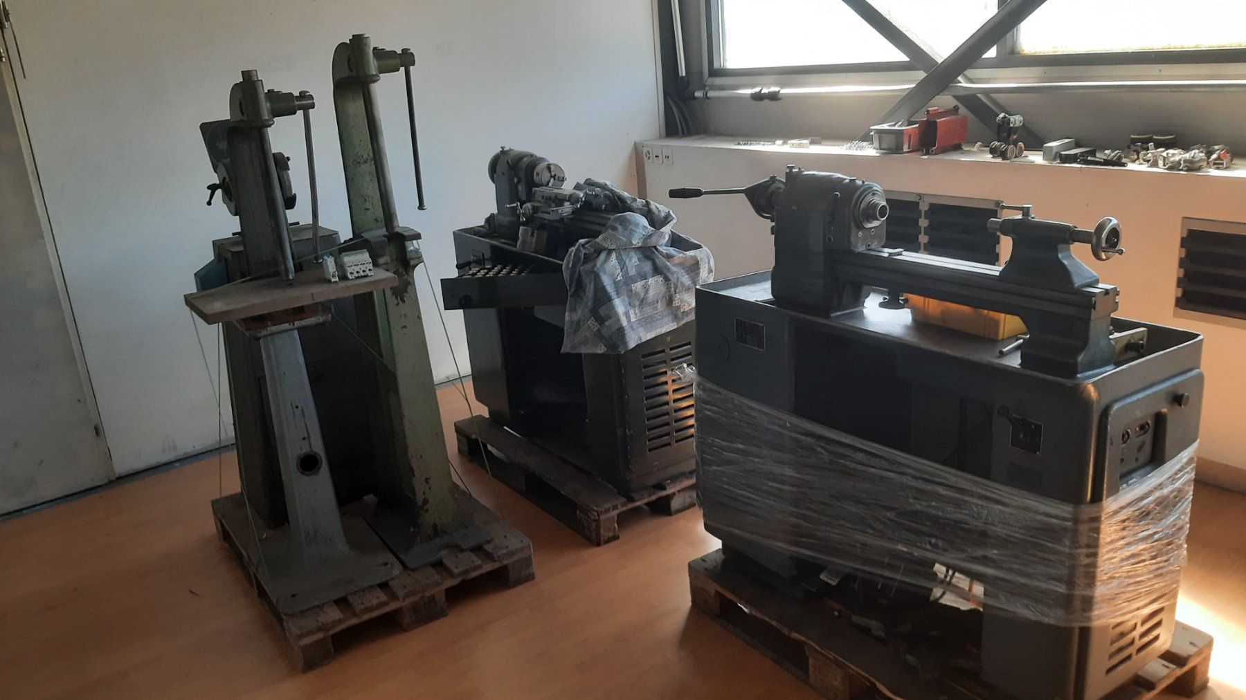 Schaublin Tutte le macchine: Fraiseuse, tours 102, Presses – Usato da Montsevelier venduto da lachatfred 2