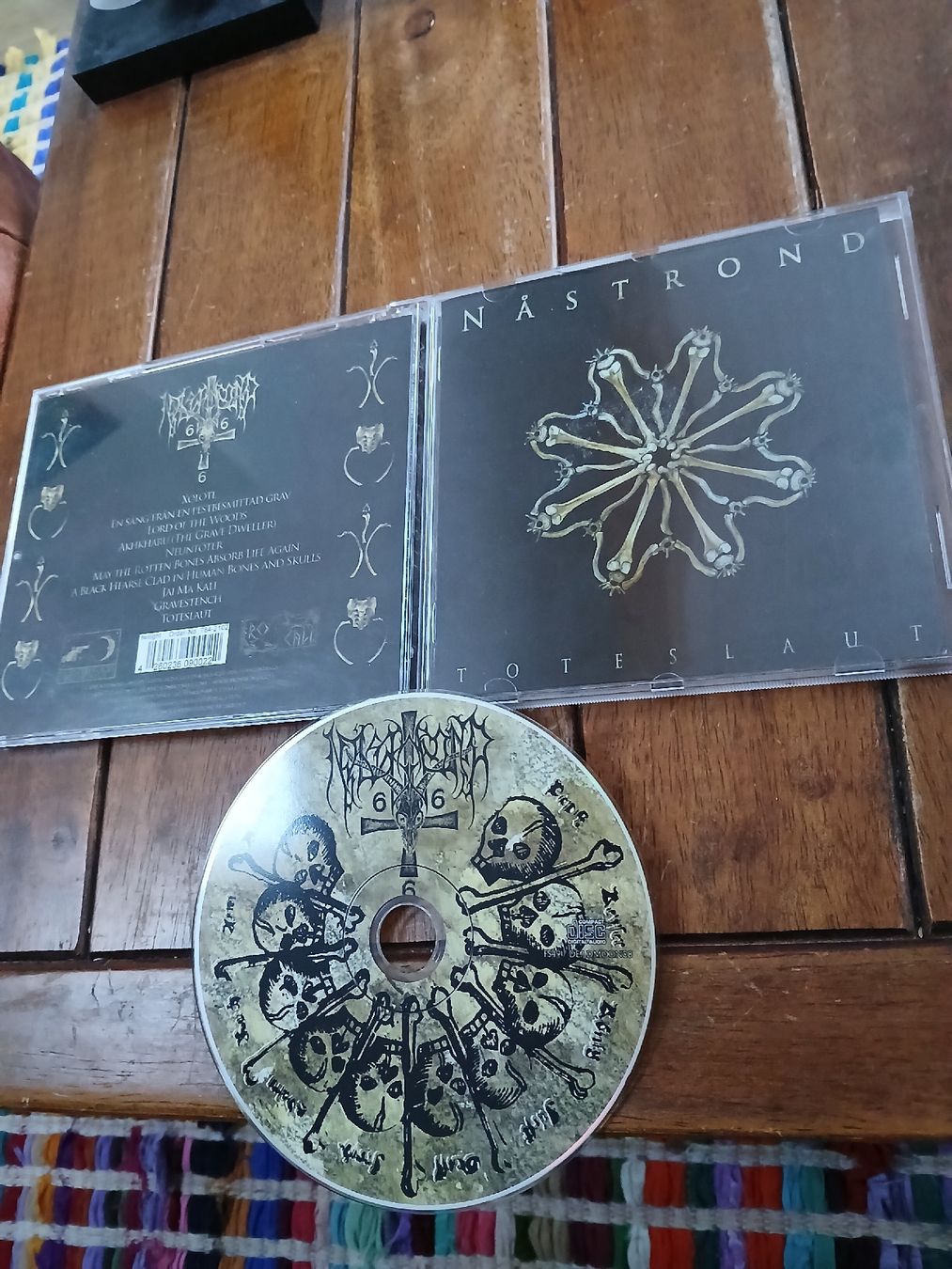 CD: nastrond- toten... – Usato da St-Cergue venduto da VeganWarrior