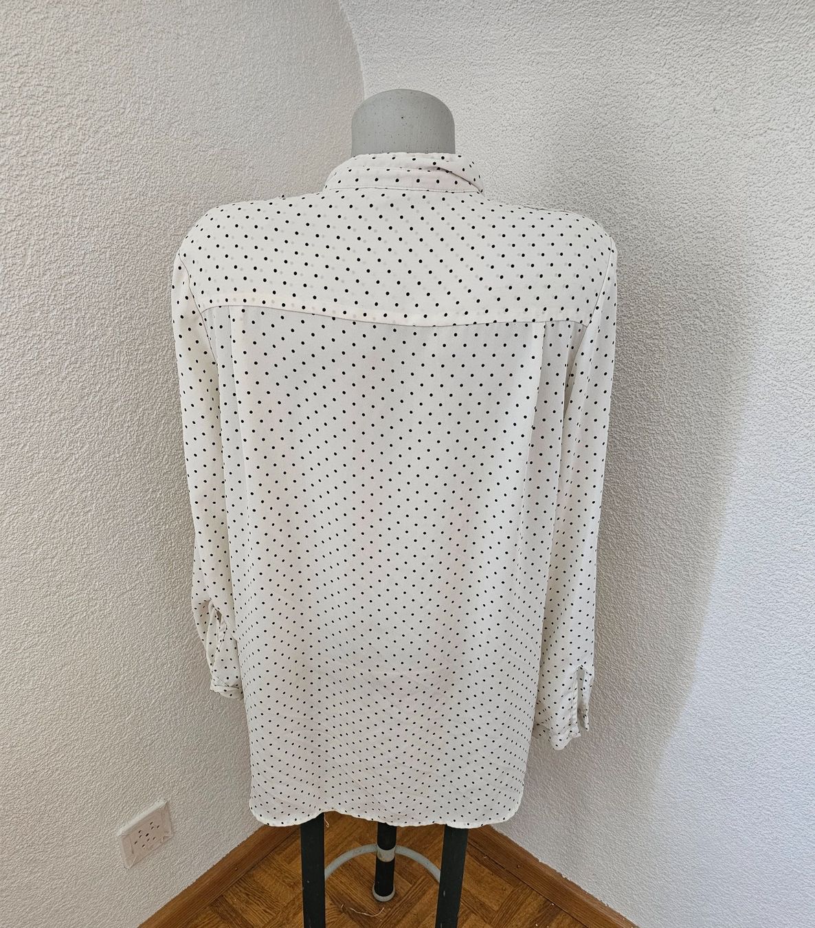 H&M Blusen: gepunktete Bluse H&M Gr. 38 – Gebraucht aus Füllinsdorf von Sunnebliemli7 6