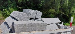 Granitblöcke polen gespalten