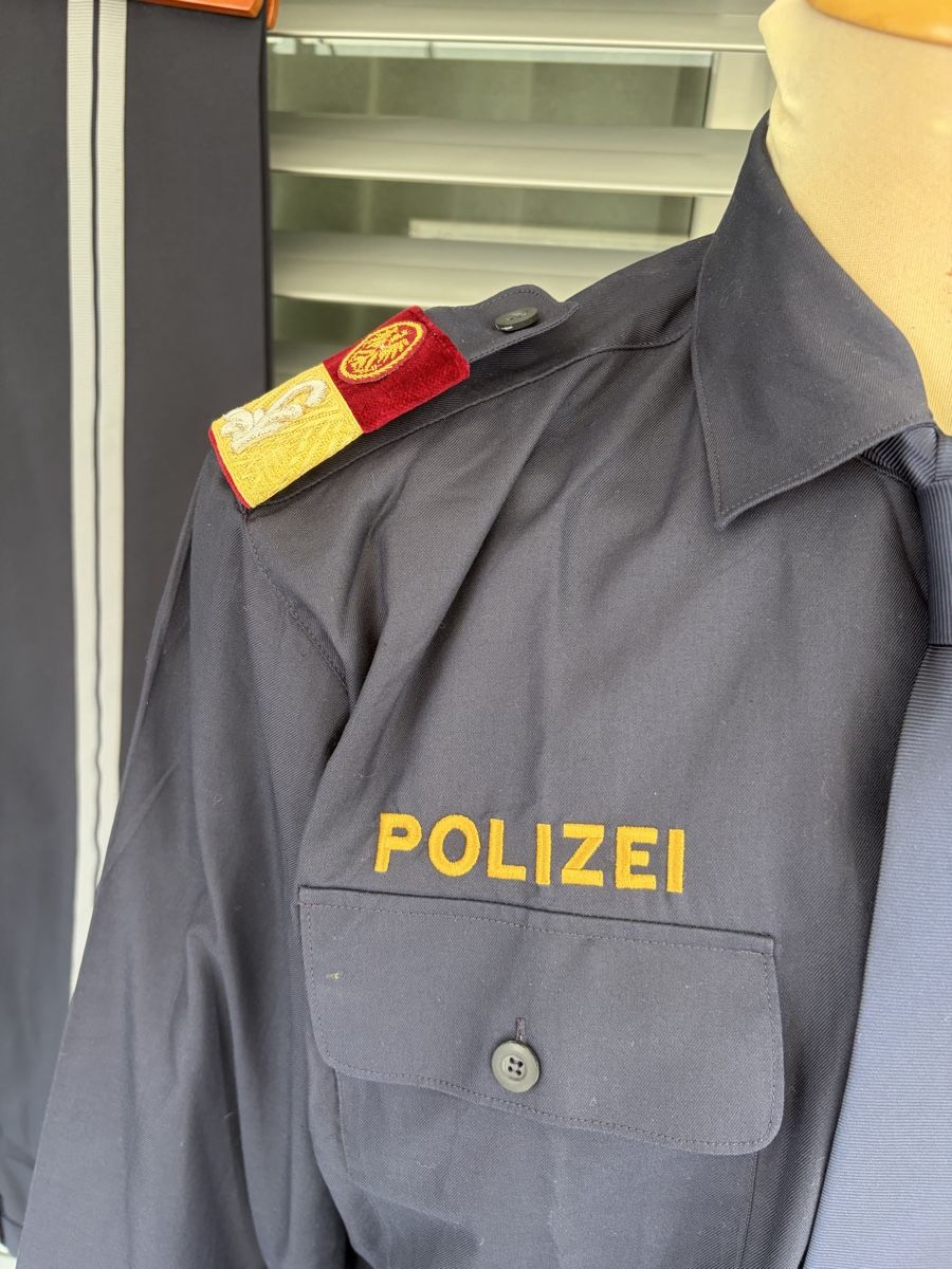 Uniformi: Österreich Rechtskundiger Polizei Direktor Stellvertre – Nuovo (secondo la descrizione) da Biel/ Bienne venduto da fusion54 5