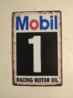Blechschild in Retro Stil, Mobil 1 Racing Motor Oil. (nov401