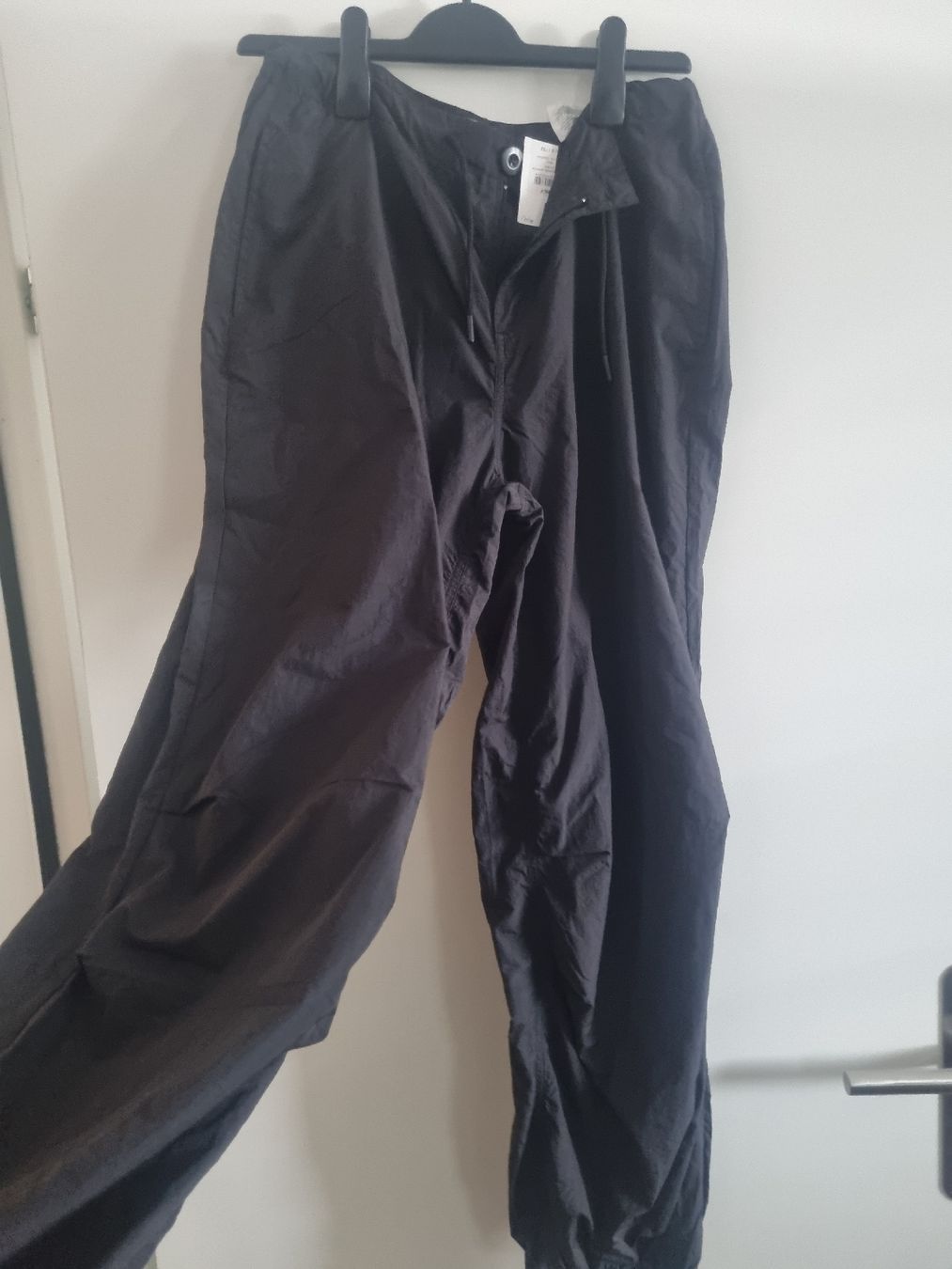 Only Pantalons: coole stoffhose – Neuf avec emballage d'origine à Döttingen par Mass-krisG 5