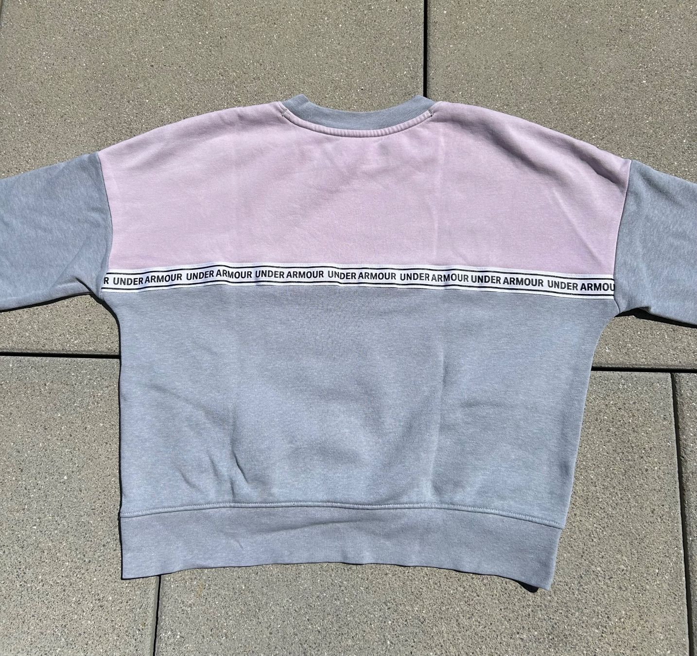 Under Armour Pulls et sweat-shirts: Under Armour Pullover Grösse 149-160 – D'occasion à Niederhelfenschwil par aur_ms6f 4