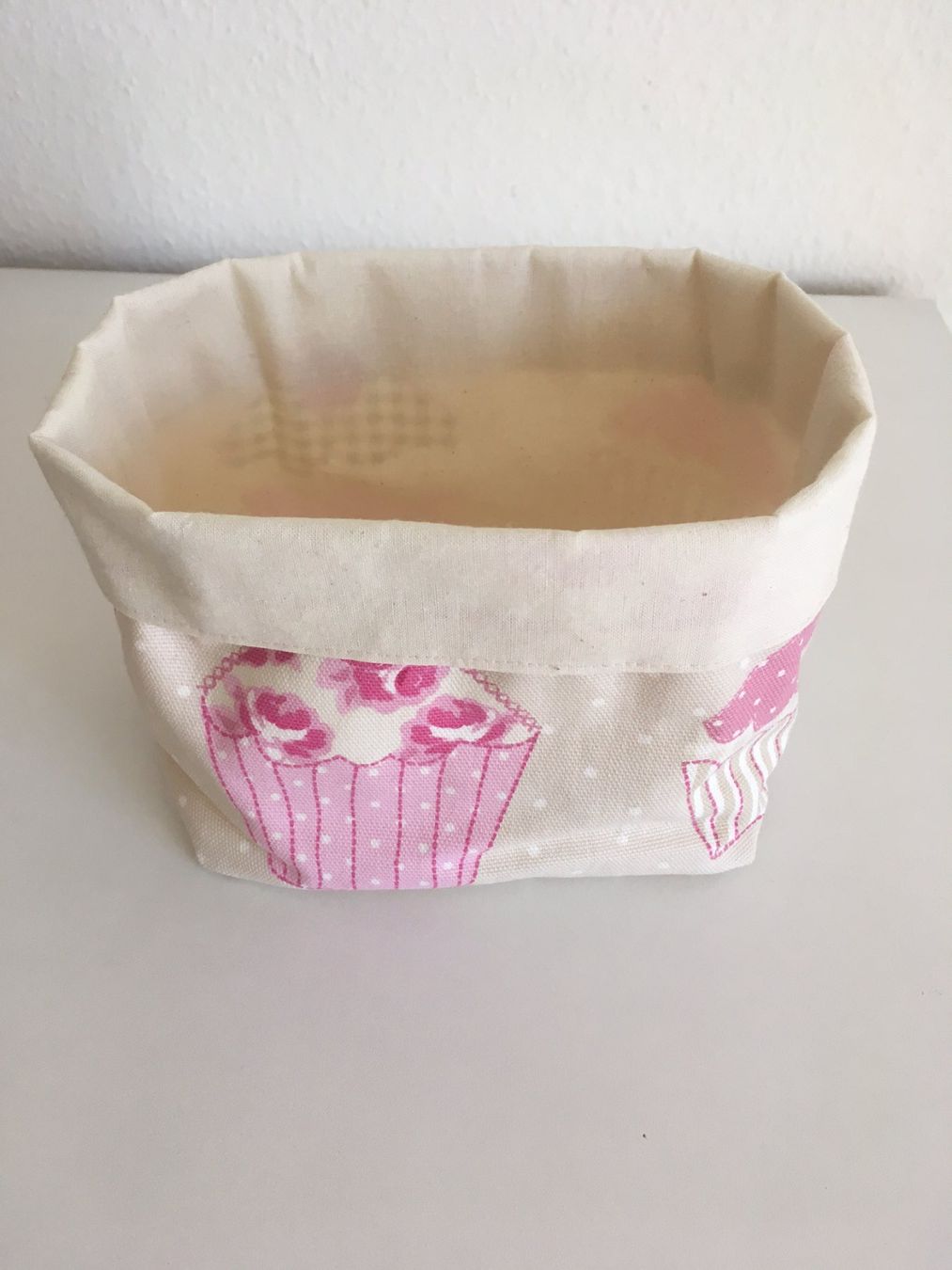 Altro per la casa: Einfaches Utensilo mit Cupcake-Muster - handmade – Usato da Brugg AG venduto da Biomaga 2