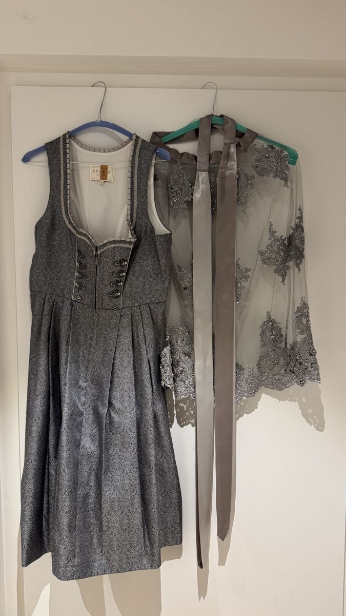 Krüger Vestiti: Dirndl  – Usato da Zürich venduto da cam_l7gj