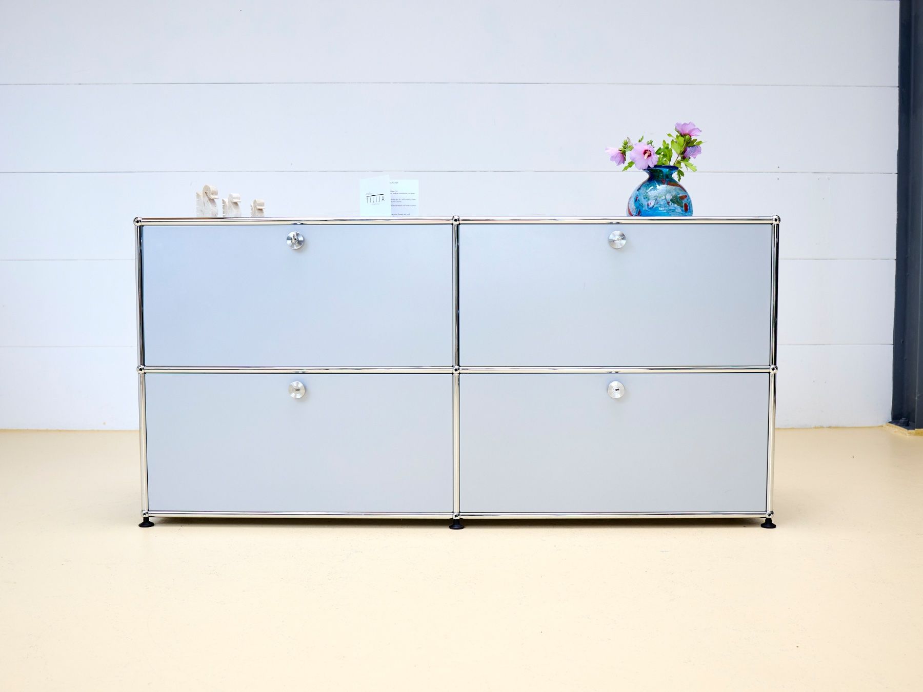 USM Cassettiere: USM Sideboard in Mattsilber – Usato da Meinisberg venduto da atelier_TILIJA