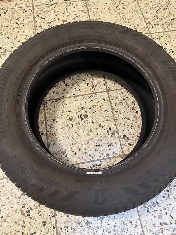 Continental Pneumatici & Ruote complete: Winter Pneu (Toyota Corolla) – Usato da Zumikon venduto da abu_f2nn 1