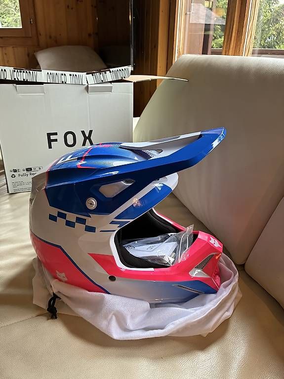 Helme & Visiere: Casque intégral Fox taille S neuf – Gebraucht aus Les Collons von gehaisse