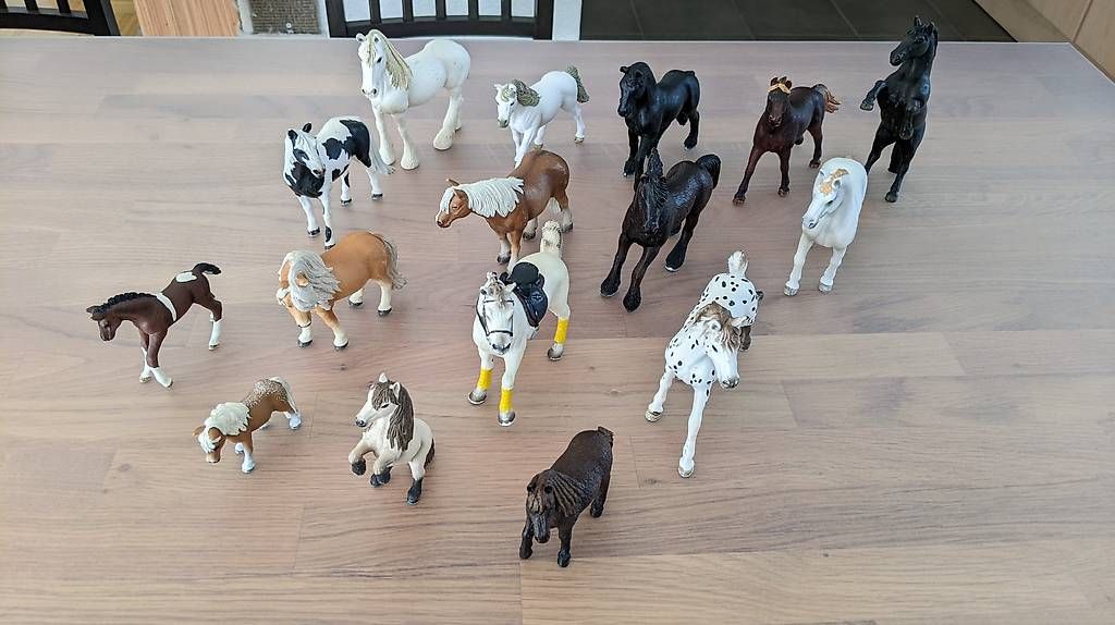 Schleich Giocattoli: 16 Schleich pferde – Usato da Orbe venduto da hondasss